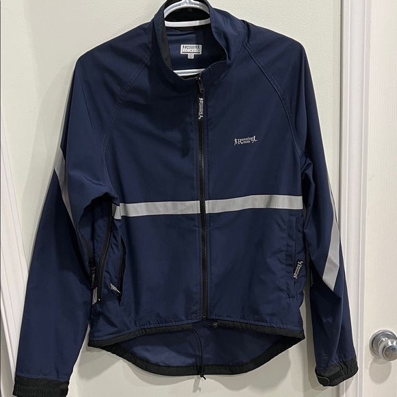 (11) Running Room Jacket - Picture 3 of 6